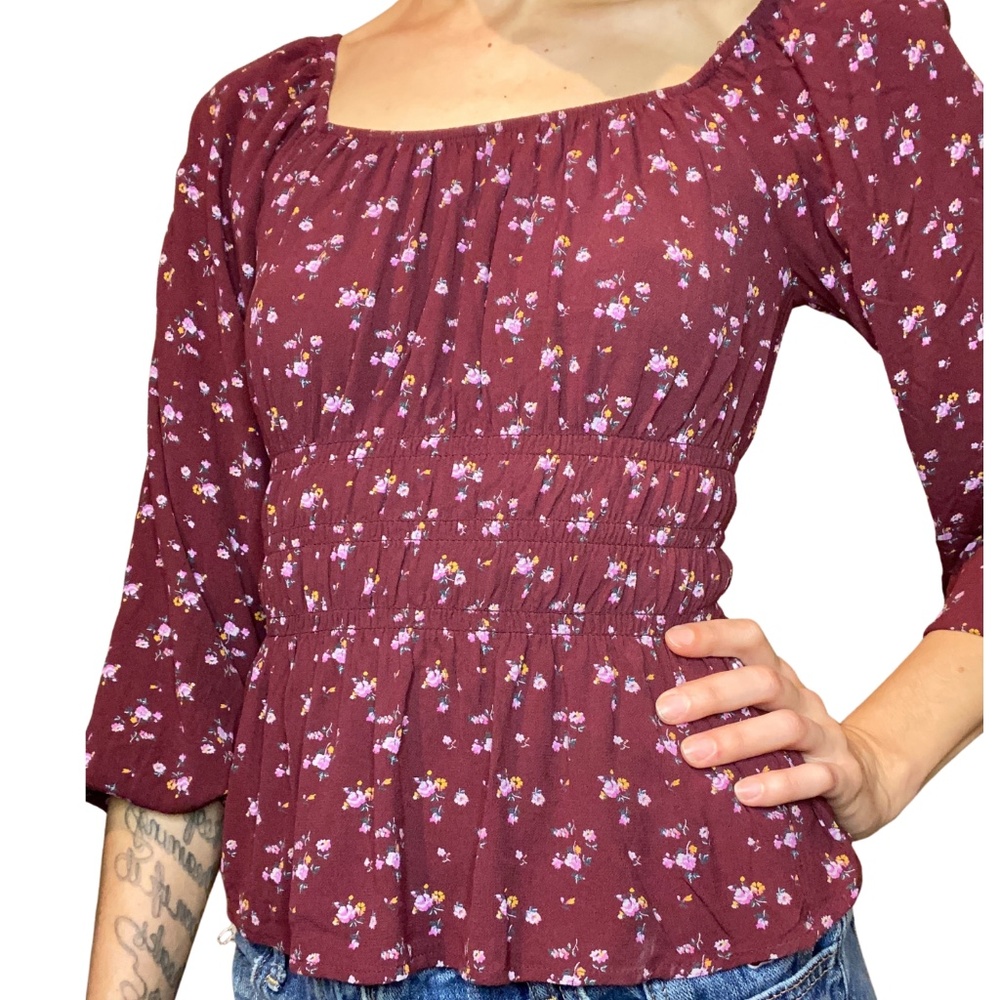 American Eagle Burgundy Floral Smocked Top Size XS 3/4 Sleeve Elastic